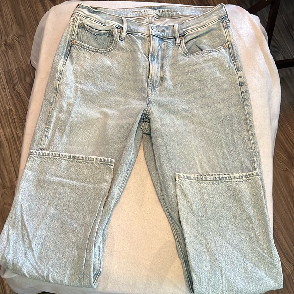 Women’s American Eagle Straight Leg Jeans